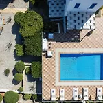 Villa Blanca Collection