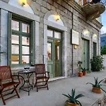 Over The Sea Apartments