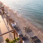 Potokaki Beachfront Hotel