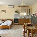 Alexandra\' S Apartments