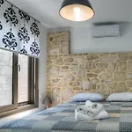Ermis House