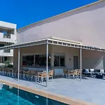 Remezzo Studios & Apartments