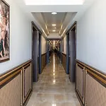 Santa Beach Hotel