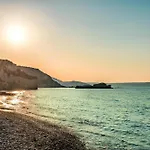 Grekodes Kera, Seafront Villa