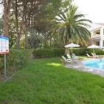 Niki Hotel Apartments