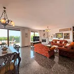 Villa Bougainvillea