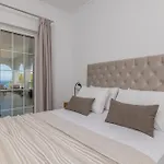 Swan Apartment 3