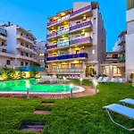 Leonidas Hotel & Apartments