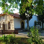 Phaethon Apartments & Studios