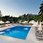 Ourania Apartments Hotel