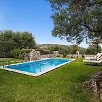 Sea View Villa Manolis With Private Pool Near The Beach