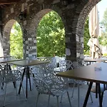 Zeus Hotel