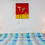Gelos House