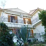 Raymondos Apartments