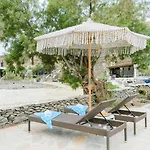 Beachfront Bungalow In The Area Of Kampi, Near Koundouros