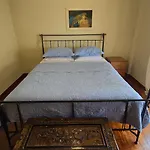 Catherine\'S Beachfront Apartment