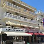 Catherine\'S Beachfront Apartment