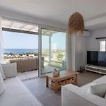 Parosdise Luxury Suites