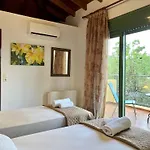 Villa Atlantis