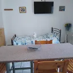 Makis Studios & Apartments