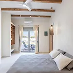 Yvis Boutique House