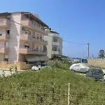 Yannis Apartments