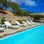 Roots Suites In Crete