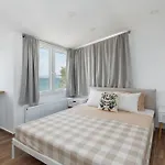 Malibu By Halu!, Seaside Apartment In Perea