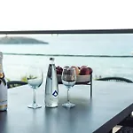 Peristeres Luxury Apartment Next To The Sea - By Apokoras Villas