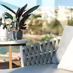 Peristeres Luxury Apartment Next To The Sea - By Apokoras Villas