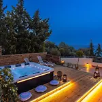 Albore Imblue, Jacuzzi Bliss In Countryside Escapes