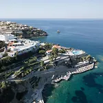 Peninsula Resort & Spa
