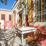 Serena Traditional Suite