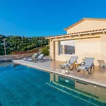 Villa Vardiola By Villa Plus