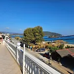 Leonidas Apartments