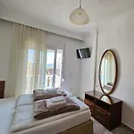 Leonidas Apartments