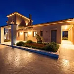 Reveli Suites