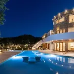 Hamilton Grand Villa