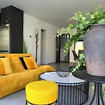 Th0 Futuristic Luxury Two Bedrooms Apartments With High-Tech Amenities