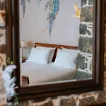 Xenon Inn