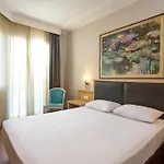 Iris Hotel