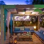 Azzuro Villa With Private Pool By Estia