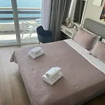 Hotel Avra