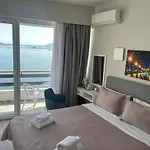 Hotel Avra