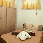 Niki\'S House