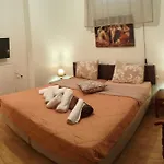 Niki\'S House