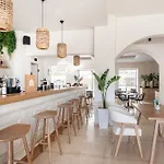 Zephyros Hotel