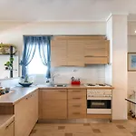 Apartment With Marina View