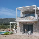 Cedar Bay Beachside Villas