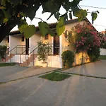 Alexandra Makris Gialos Studios